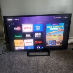 60" LG TV comes with ROKU TV connection and remote