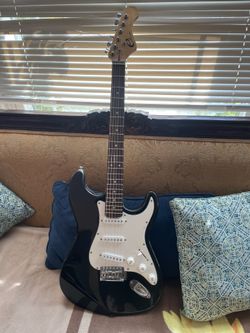 Fender strat style electric guitar