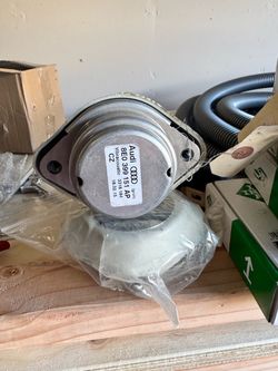 Audi transmission mounts