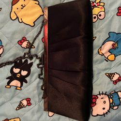 (TRADING FOR MUHA)black handbag with chain, along with 5 pair of basic rings, a choker, an octoberfest collectable hat pin, a bracelet n two necklaces