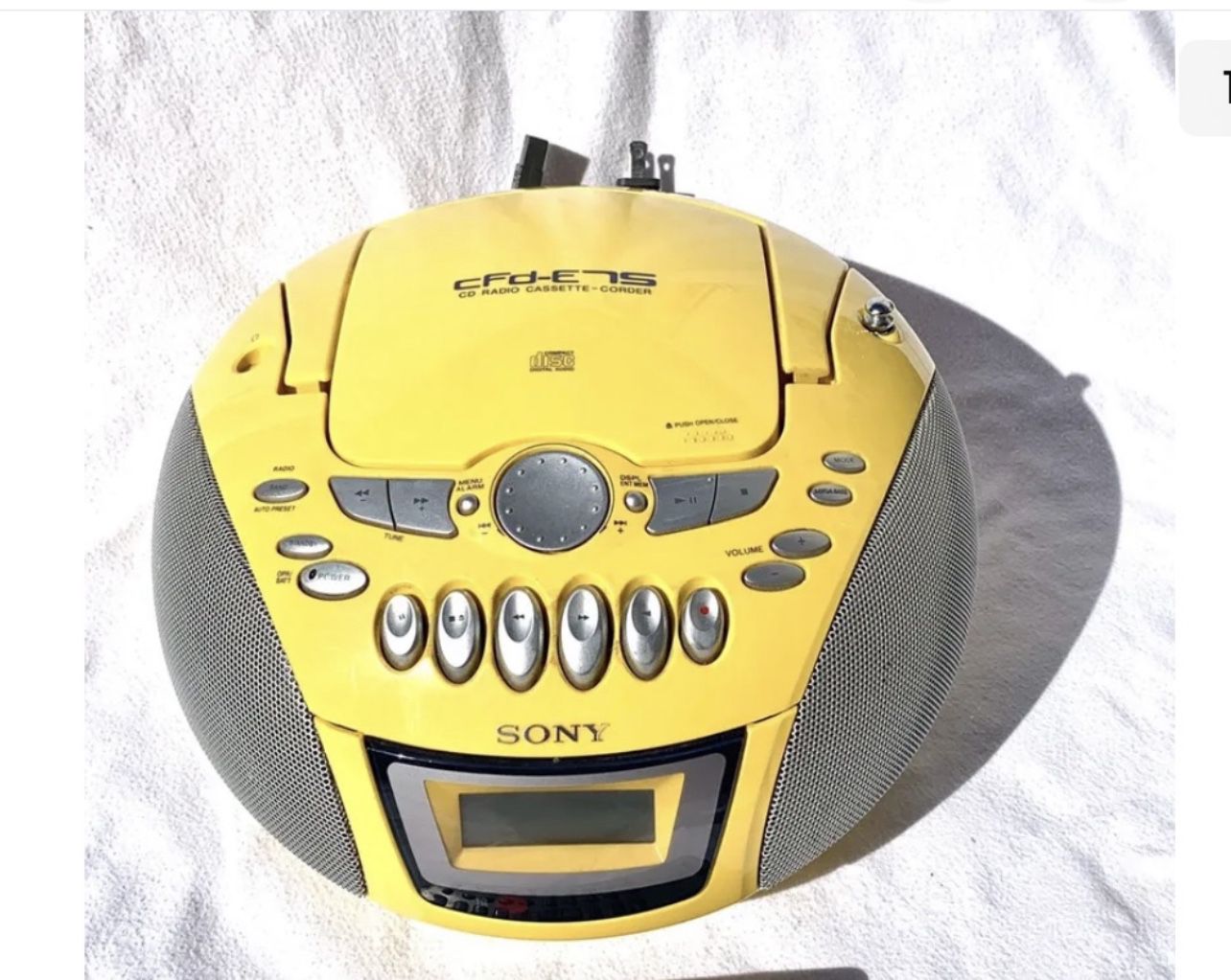 Sony CFD-E75 Yellow CD AM/ FM BoomBox Stereo 