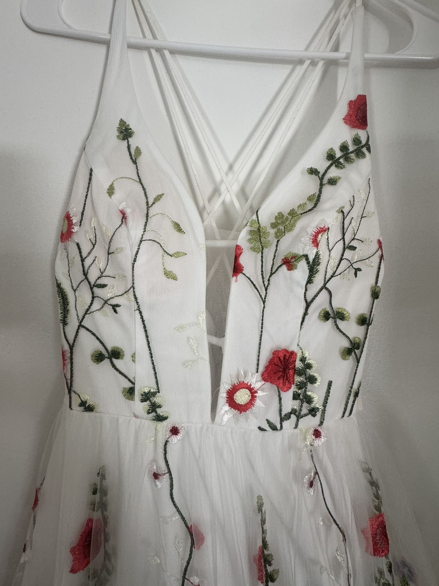 White Embroidery Flower/ Prom Dress