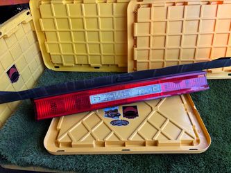 2008 / 2014 Dodge Challenger Center Trunk 3rd Third Brake Tail Light Lamp OEM