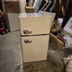 Insignia Retro Mini Fridge