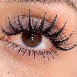 Eyelashes Extensions