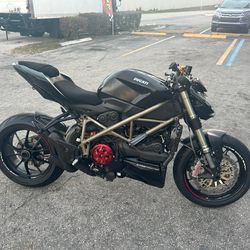 Ducati S Model Streetfighter 1098cc