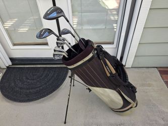 Newest Callaway Edge set. Irons, Hybrid, Fairway wood and Driver. Bag included! Costco