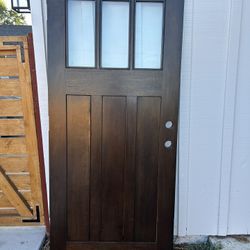 Front Door In Excellent Shape