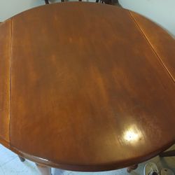 Table With 4 Identical Chairs 