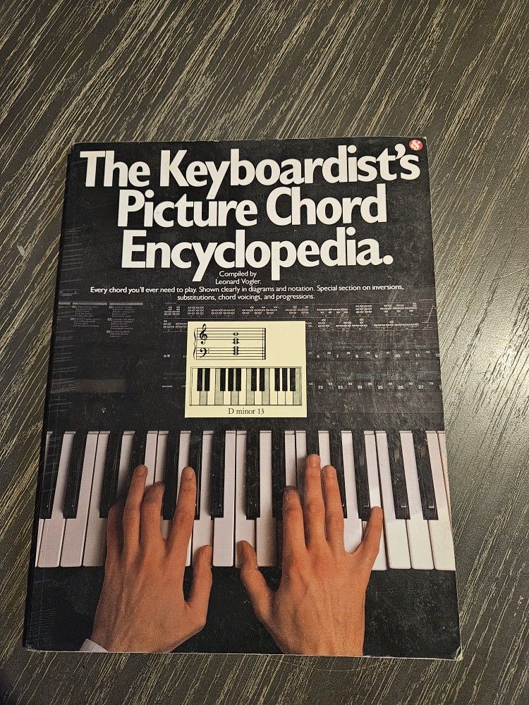 The Keyboardist's Picture Chord Encyclopedia Book