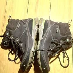 AHNU Hiking Boots 