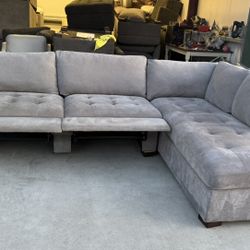 FABRIC SECTIONAL WITH POWER FOOTRESTS 