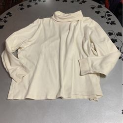 Women’s White Turtleneck (size 2X)