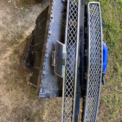 Chevy Avalanche Bow Tie Grill 