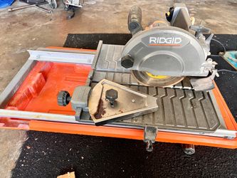 RIDGID sliding table wet tile saw