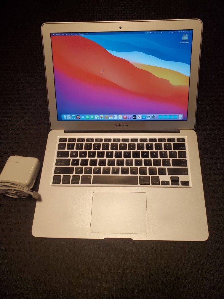 Apple MacBook Laptop