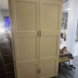 Armoire