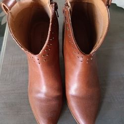 Brown Heel Boots 