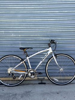 Fuji absolute hybrid Bike