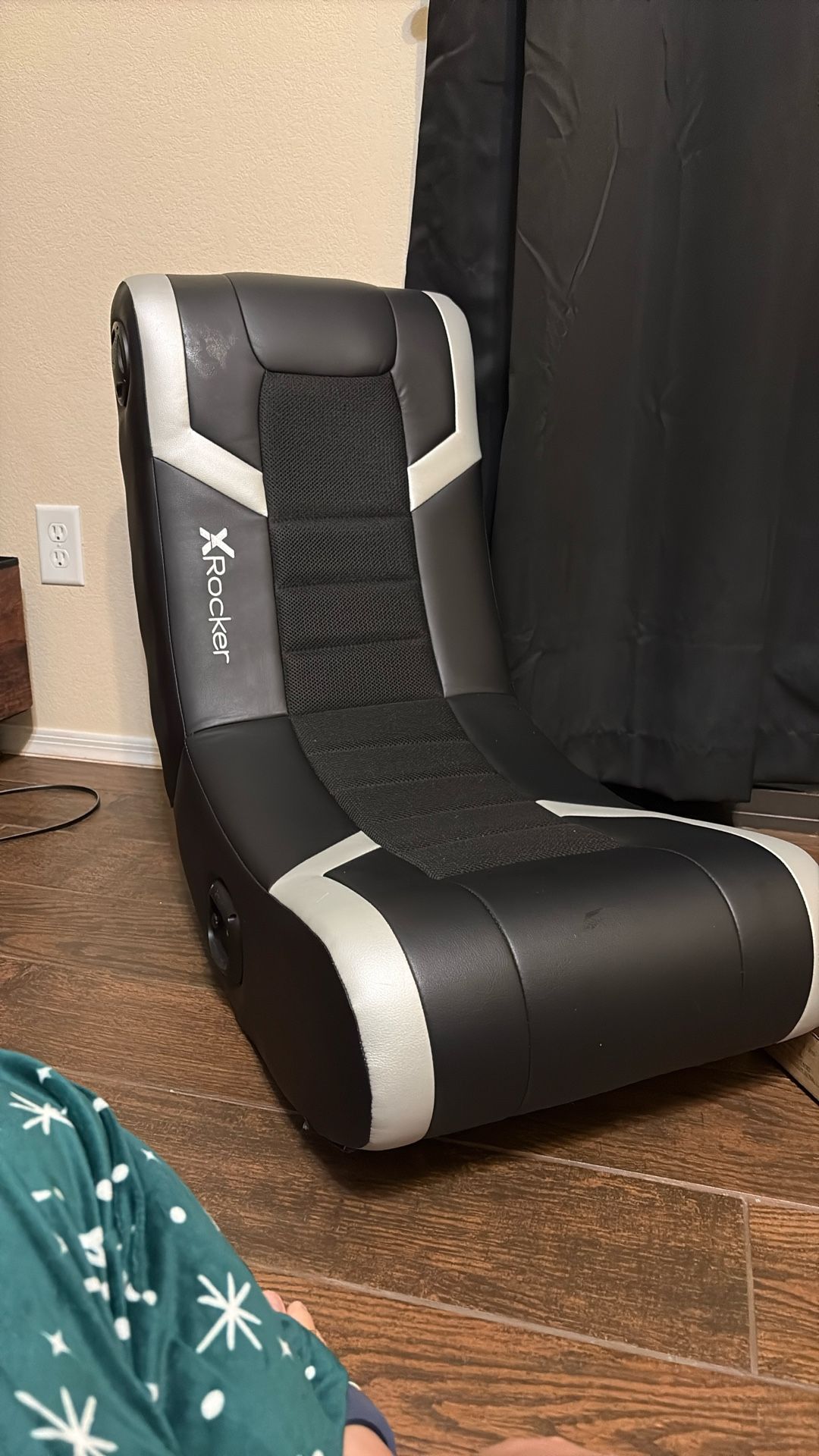 XRocker Gaming Bluetooth Chair 