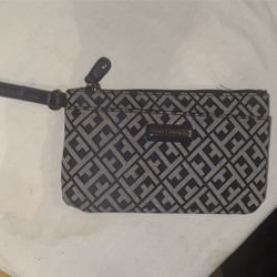Tommy Hilfiger  TH Ladies Jacquard Wallet Wristlet 