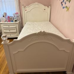 Solid wood Twin Bed 