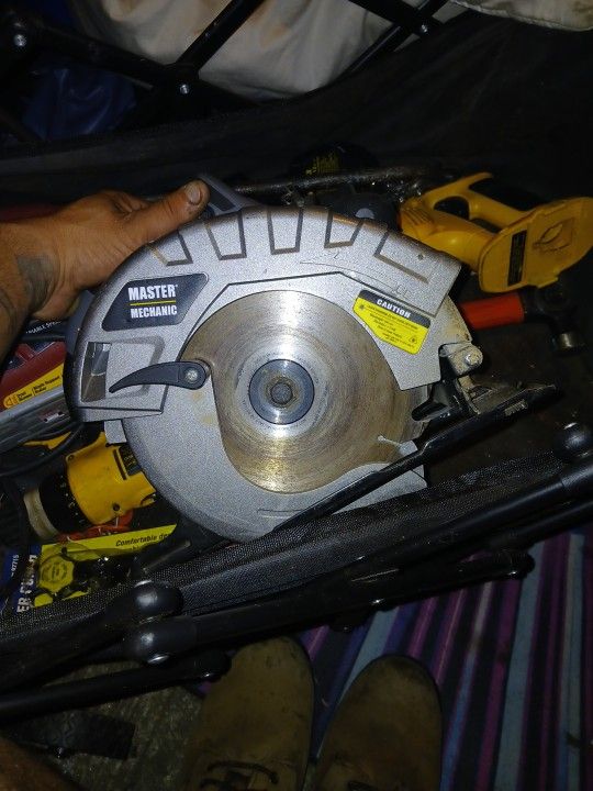 Master Mechanic Circular Saw