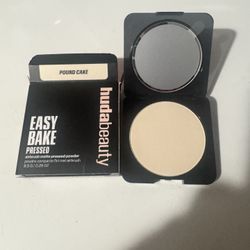Huda beauty Easy Bake Pressed Powder