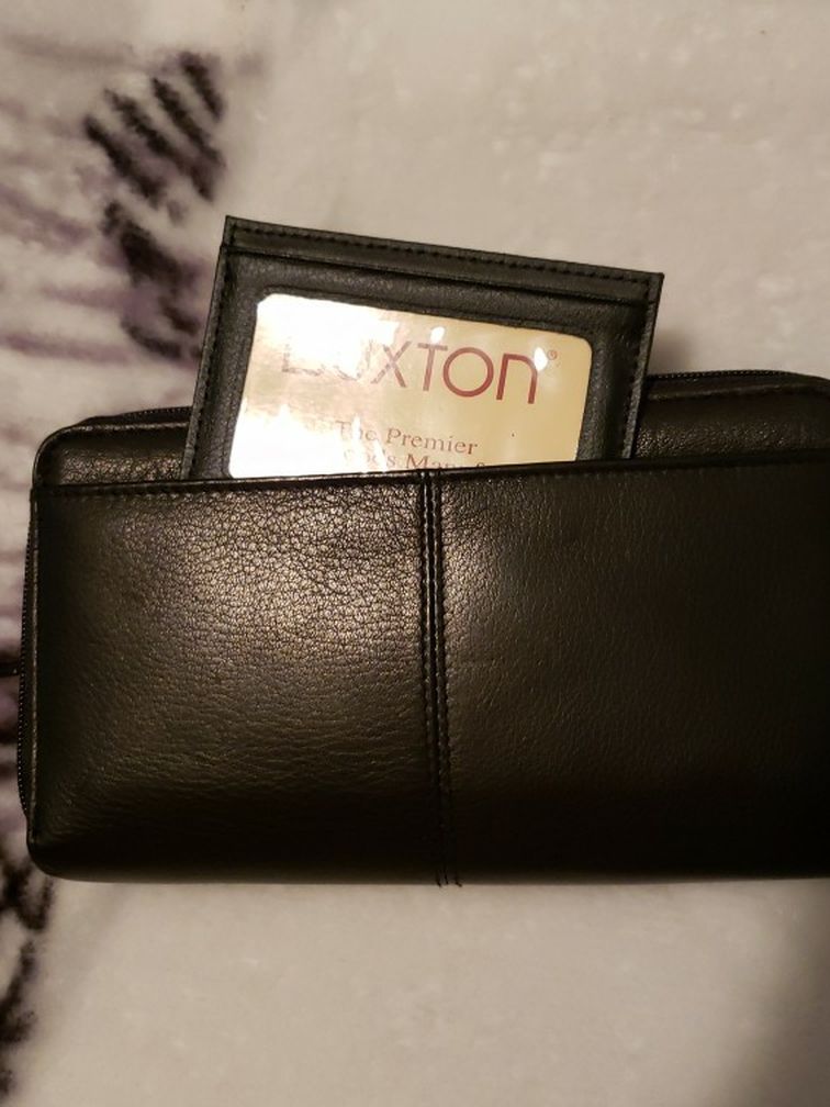 BUXTON Leather Wallet..