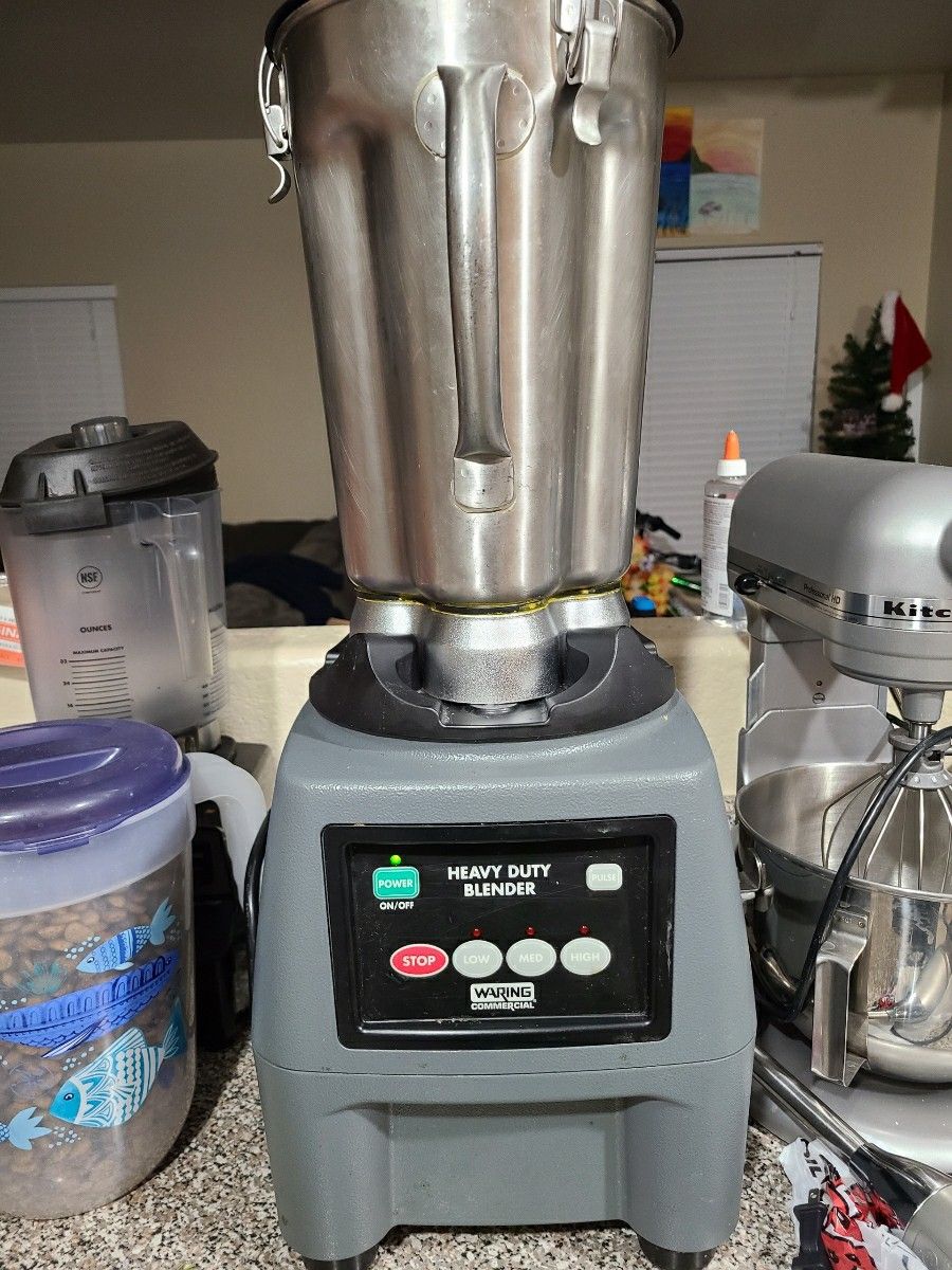 Waring CB15 Heavy Duty Commercial Blender barely used