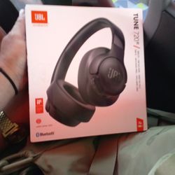 JBL Tune 720 BT Headphones 