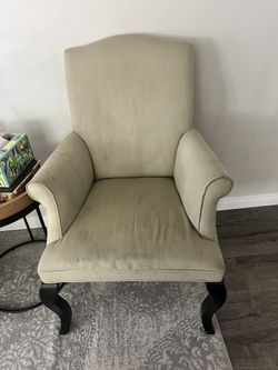 Crate And Barrel Sitting Chairs