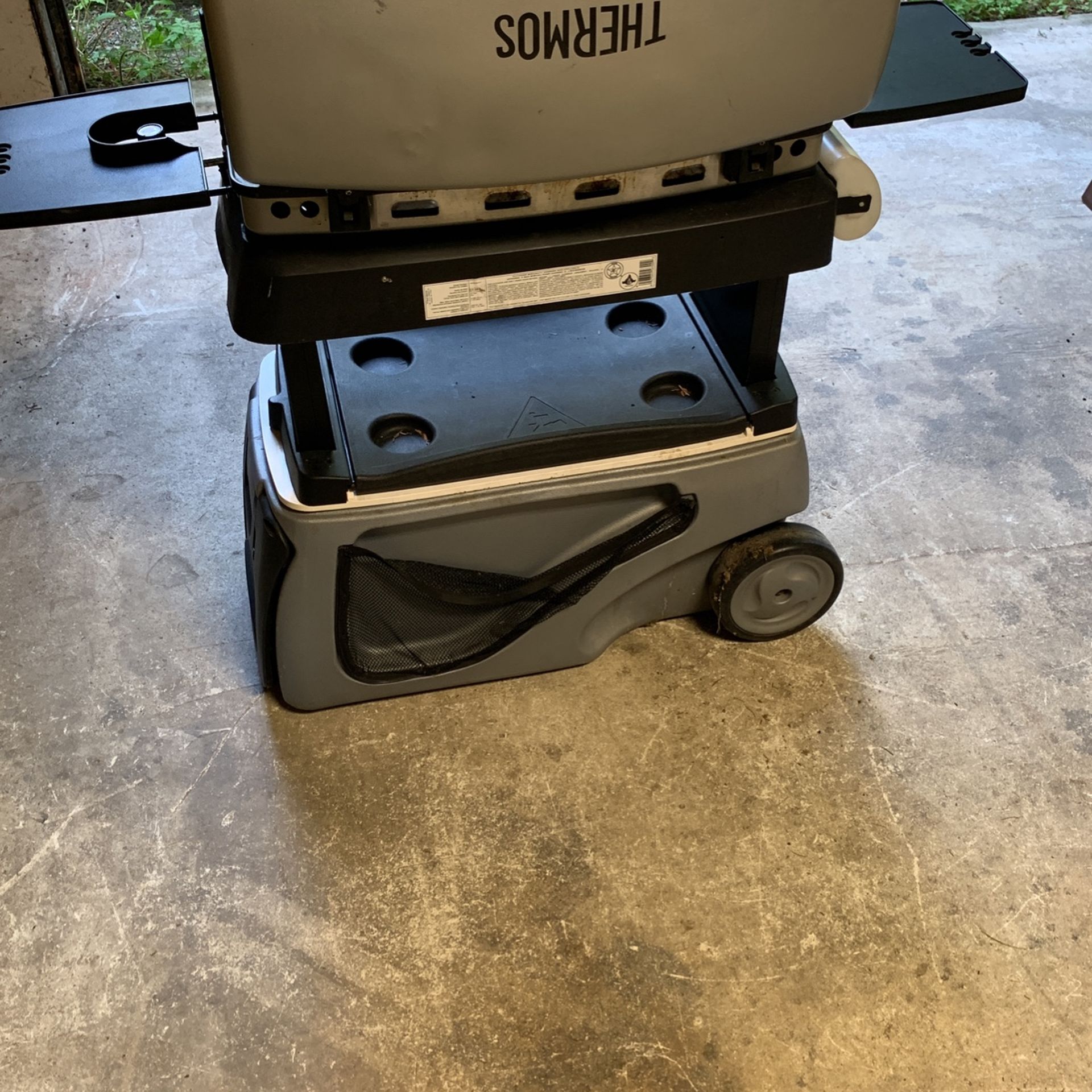 Fire+Ice Grill Cooler Combo for Sale in Bonney Lake, WA OfferUp