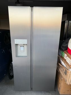 NEW Hisense refrigerator
