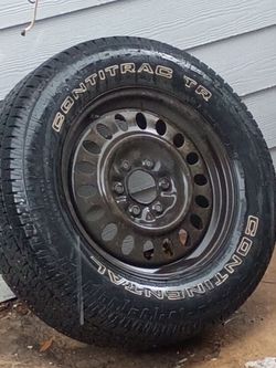 Actually a spare tire for a Chevy trailblazer and a front light for Ford  focus 2015