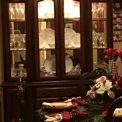 Beautiful China Cabinet Hutch Curio Cabinet