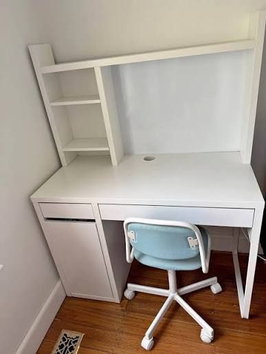 IKEA Micke White Kid’s Desk With Hutch