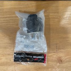 Cooper 20A Locking Plug