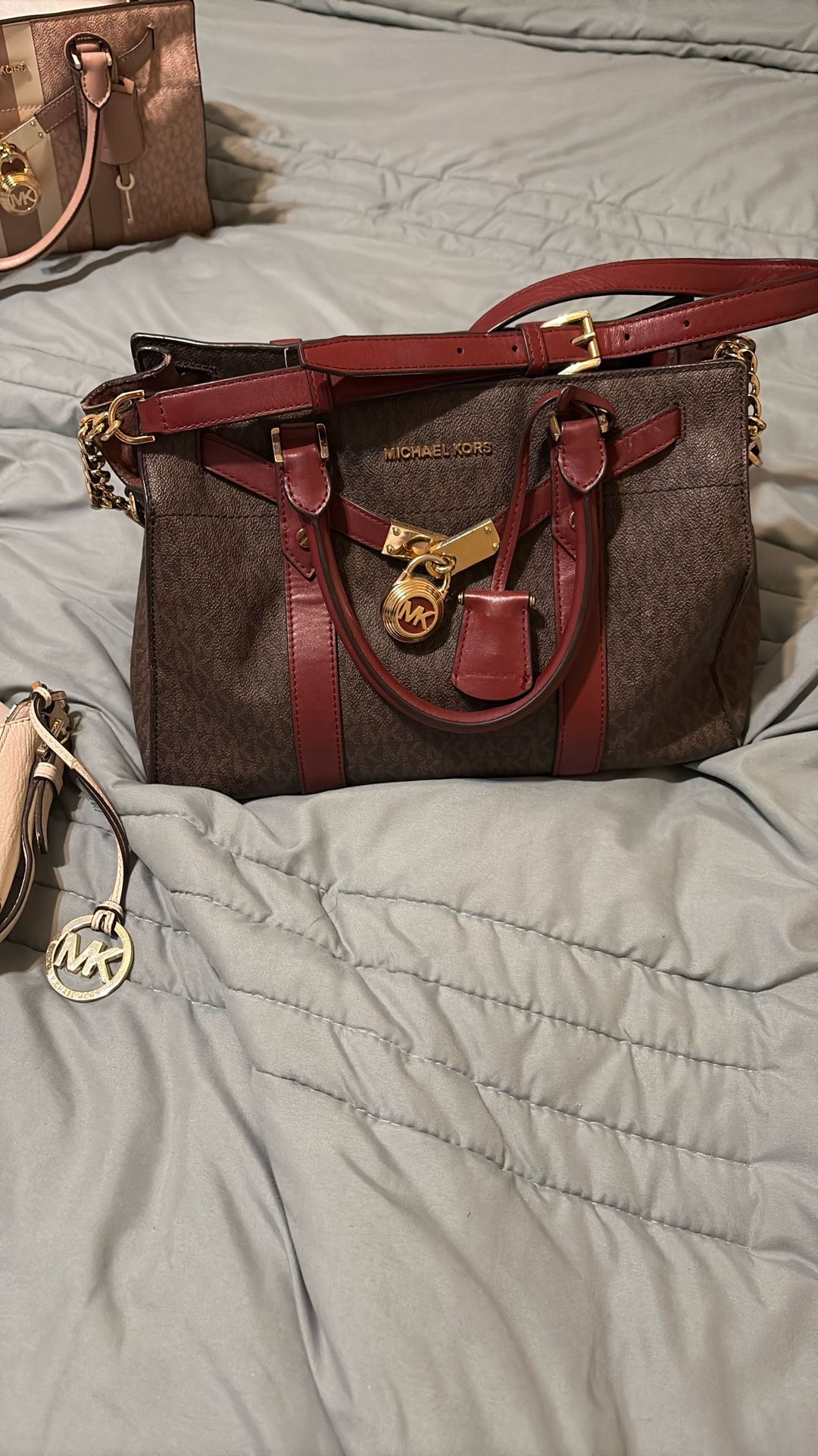 Michael Kors Signature Logo Nouveau Hamilton Medium Satchel Traveler