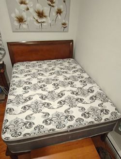 Queen mattress ( Latex hybrid )