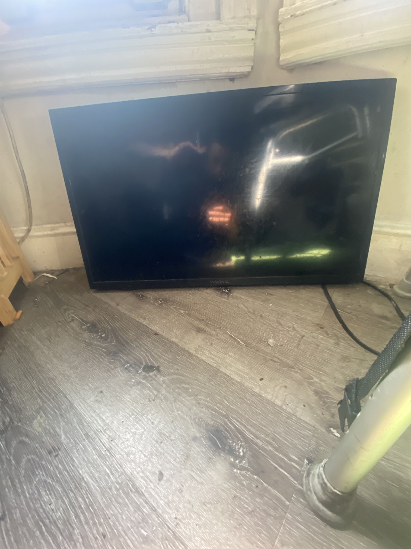 Insignia Tv 32”