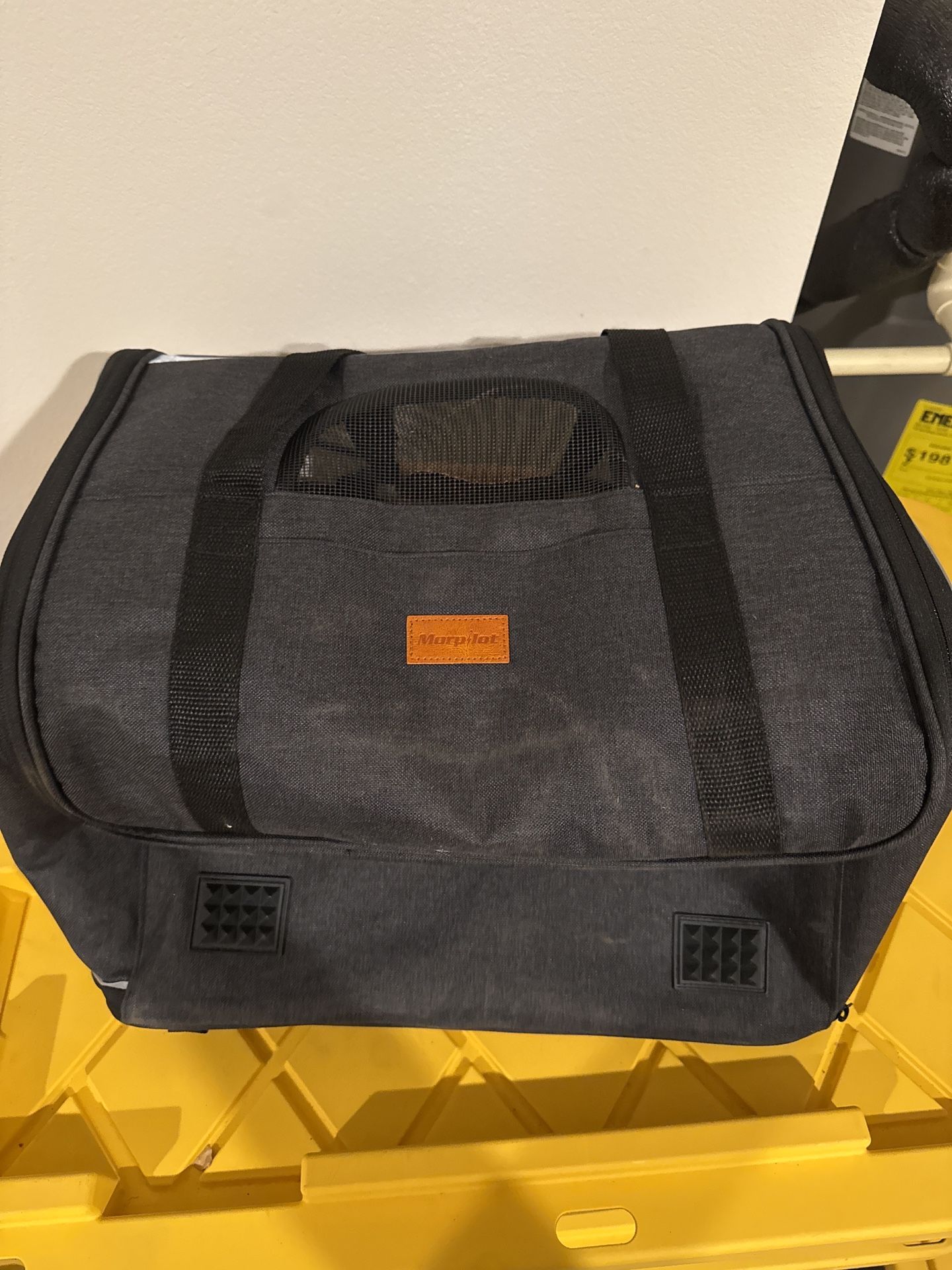 Morpilot Cat Carrier - Soft Sided Cat Carrier Large for Big Medium Cats and Puppy up to 18lbs, Pet Carrier with Safety Zippers, Foldable Bowl, Airline