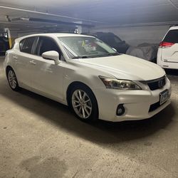 2012 Lexus CT200h Hybrid – Clean, Reliable, Great MPG