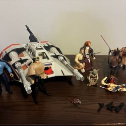 Small Lot Of Star Wars Toys