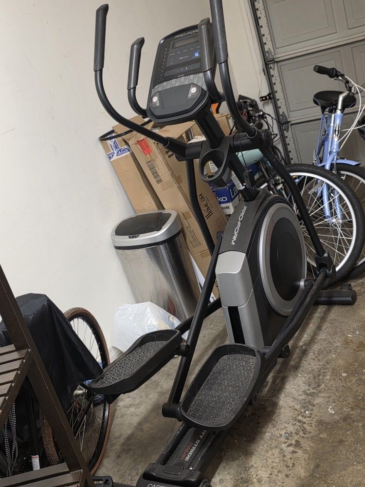 ProForm Carbon EL Elliptical – Excellent Condition | Hardly Used!