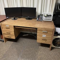 Solid Wood Office Desk – Lots of Storage