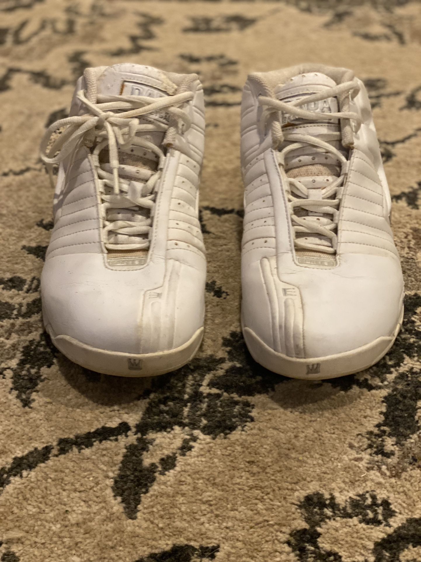 Latrell Sprewell signed shoes for Sale in Newark, CA - OfferUp