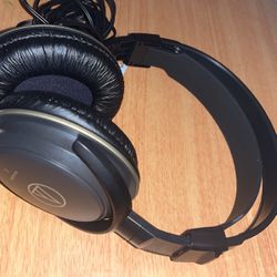Audio-Technica ATH-AVC200 SonicPro Over-Ear Closed-Back Dynamic Headphones - 1/8", Black 