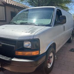 Chevrolet Express 2500 Cargo Van