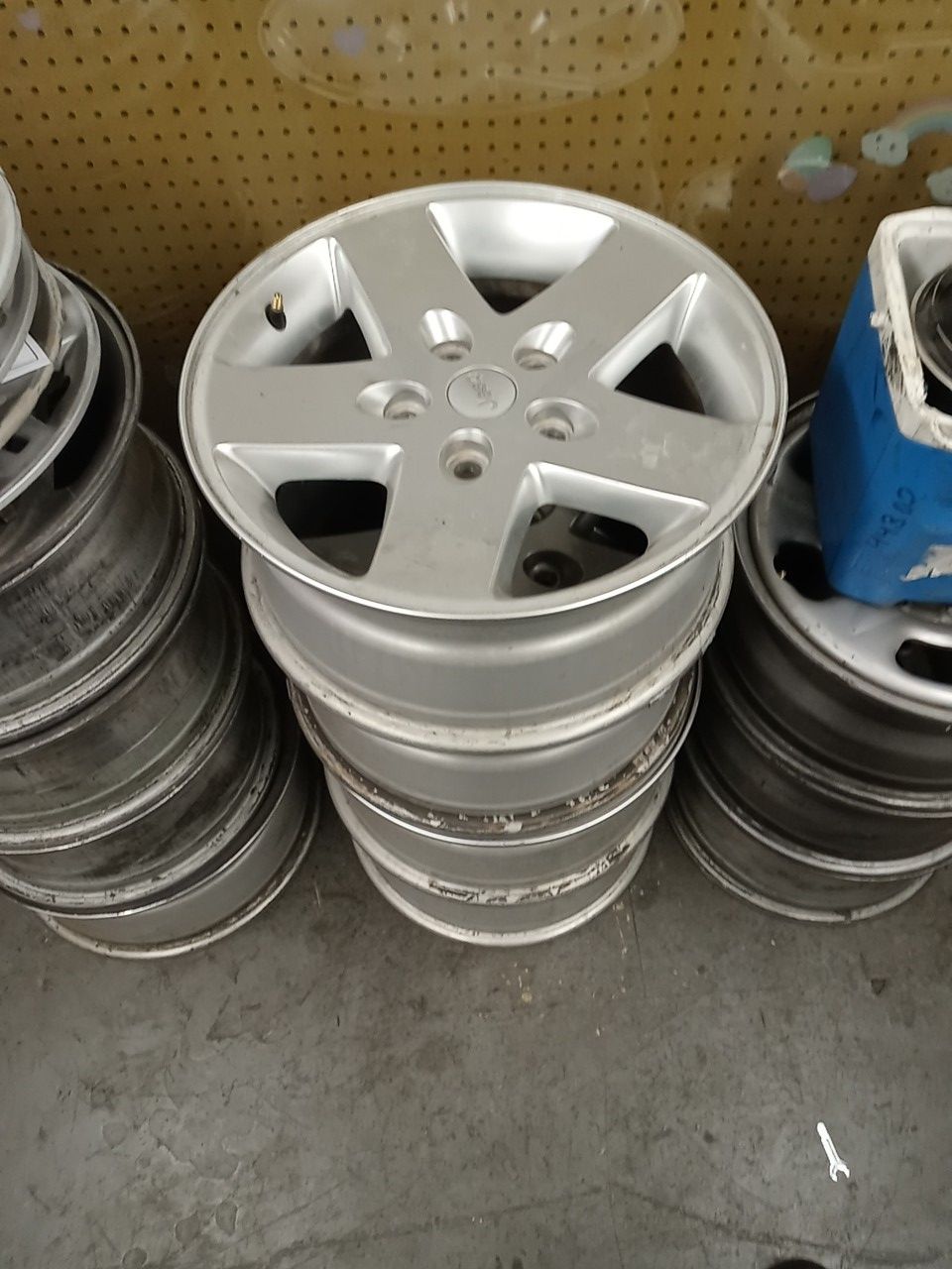 Jeep stock rims